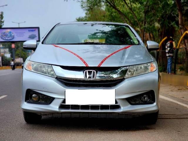 https://images10.gaadi.com/usedcar_image/4522748/original/processed_aec36417-037e-4f4b-b889-9175186a61cf.jpg?imwidth=6402