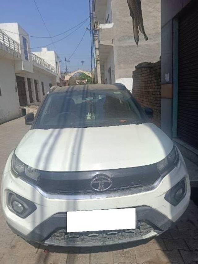 https://images10.gaadi.com/usedcar_image/4522750/original/processed_4c5e2c88-cba6-4504-8bd2-c0f031dea548.jpg?imwidth=6402