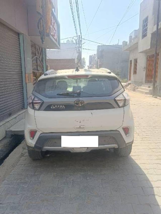 https://images10.gaadi.com/usedcar_image/4522750/original/processed_fb4d5b7a-65b4-43f2-b80c-2b57478af7ec.jpg?imwidth=6401
