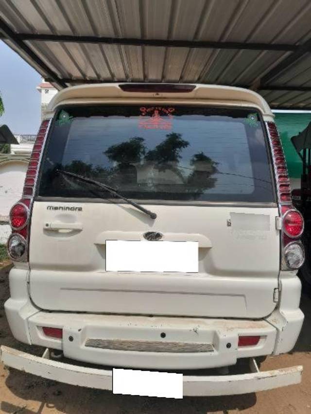 https://images10.gaadi.com/usedcar_image/4522755/original/processed_59abe018-b2e7-4af3-ab7d-6845da3d207c.jpg?imwidth=6401