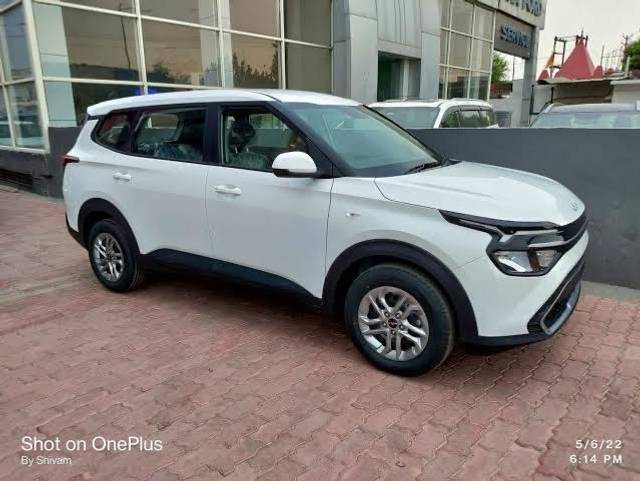 https://images10.gaadi.com/usedcar_image/4522756/original/processed_9fff388e-f315-4d2e-9cae-f3e78fd4c8f5.jpeg?imwidth=6401