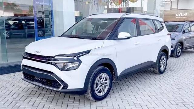 https://images10.gaadi.com/usedcar_image/4522756/original/processed_bbaf9dd8-2cd2-41ee-823a-e6ecaed48aac.jpeg?imwidth=6400