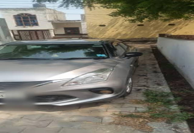 https://images10.gaadi.com/usedcar_image/4522763/original/2949a782-7fd7-404d-a8b4-481c6829826f.?imwidth=6401