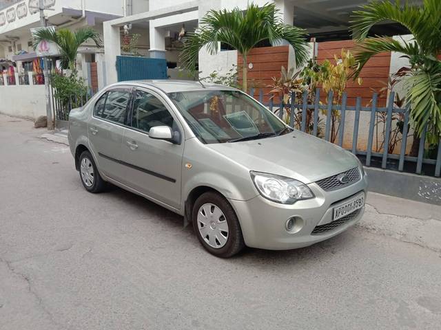https://images10.gaadi.com/usedcar_image/4522810/original/processed_84b27fb5060672fd287ef461b3fc97a7.jpg?imwidth=6400