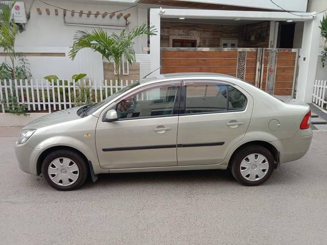 https://images10.gaadi.com/usedcar_image/4522810/original/processed_c4af5d05f0e6785ba7a064b3f0f77608.jpg?imwidth=6402