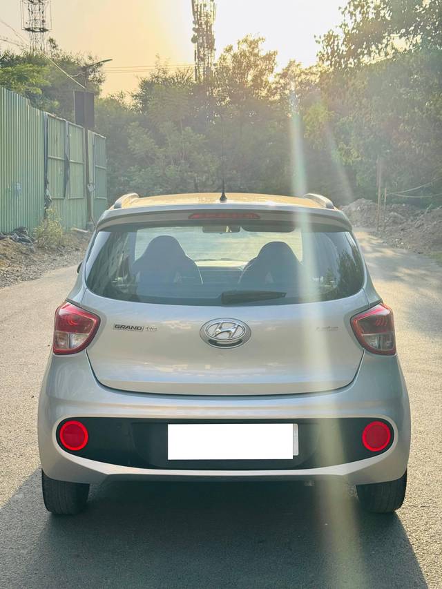 https://images10.gaadi.com/usedcar_image/4522811/original/processed_900d8adbc82d567a97cdf0c48e08da60.jpg?imwidth=6401