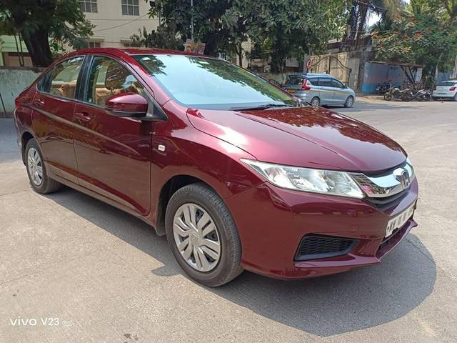 https://images10.gaadi.com/usedcar_image/4522813/original/processed_dcf1ac7cad4f841a7c7633d04f7b48d1.jpg?imwidth=6400