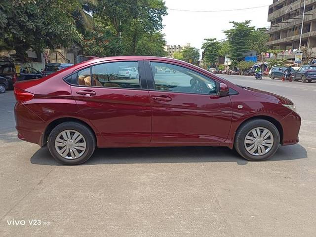 https://images10.gaadi.com/usedcar_image/4522813/original/processed_e672260837724b275d99f6d6ac825bbd.jpg?imwidth=6401