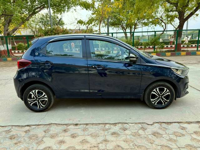 https://images10.gaadi.com/usedcar_image/4522818/original/523b565c0b9ae08eff576430912a0abc.jpg?imwidth=6401
