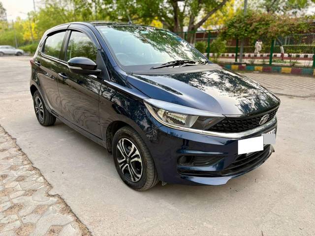 https://images10.gaadi.com/usedcar_image/4522818/original/processed_97f2c066e819673a9c205e323df6654d.jpg?imwidth=6400
