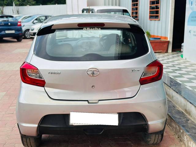 https://images10.gaadi.com/usedcar_image/4522820/original/processed_c2471166143ab9c4744ae91ae0d29452.jpg?imwidth=6401
