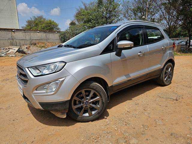 https://images10.gaadi.com/usedcar_image/4522827/original/processed_7065754a55fdefc54a6ae8bd8bbe7a58.jpg?imwidth=6400