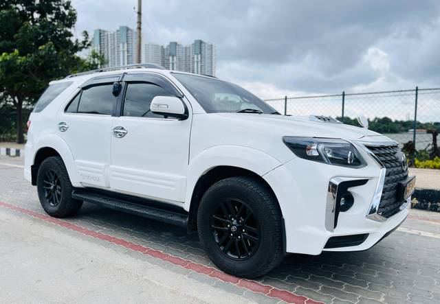 https://images10.gaadi.com/usedcar_image/4522831/original/processed_ac3ab4e1e6e594d80c8a9c515c50da83.jpg?imwidth=6400
