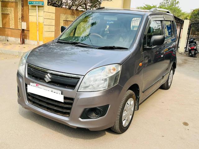 https://images10.gaadi.com/usedcar_image/4522835/original/processed_9ede692ea788c19657c2ad070b60fecf.jpg?imwidth=6400