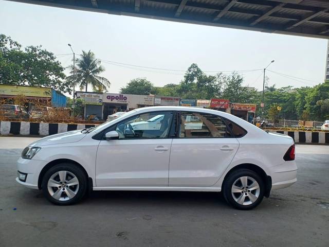 https://images10.gaadi.com/usedcar_image/4522854/original/processed_a65e1a1fa58b78093405f58d51d07a5b.jpeg?imwidth=6402