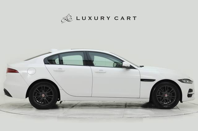 https://images10.gaadi.com/usedcar_image/4522879/original/processed_e81faf7e867cc71460b36a3b207b864b.jpg?imwidth=6401