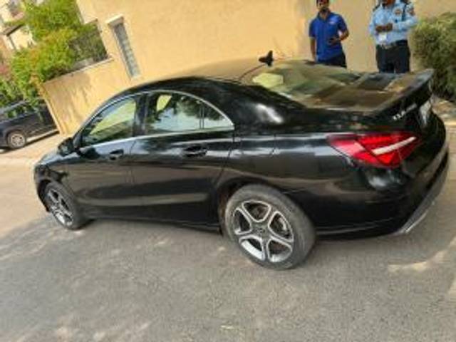 https://images10.gaadi.com/usedcar_image/4522883/original/a06778f15b4cfaa91a22c4e21494bc28.jpg?imwidth=6402