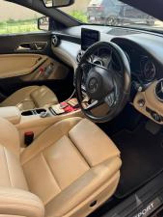 https://images10.gaadi.com/usedcar_image/4522883/original/e4f74f7be5593f1b4e211f35c9cd53ea.jpg?imwidth=6401