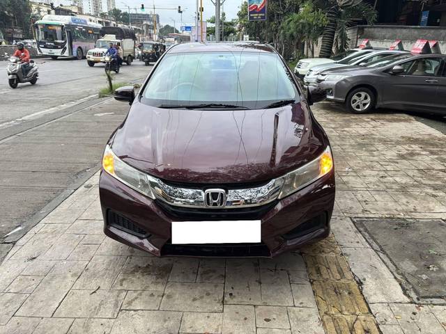 https://images10.gaadi.com/usedcar_image/4522884/original/processed_7aebfdcc-9b65-4416-bce2-d6f3044926d0.jpg?imwidth=6400