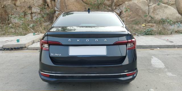 https://images10.gaadi.com/usedcar_image/4522890/original/processed_1f68f8c634e72457c6297c85a5355883.jpg?imwidth=6402