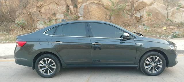 https://images10.gaadi.com/usedcar_image/4522890/original/processed_6e89824bcdf83ae46aa141781a3b5d7b.jpg?imwidth=6401