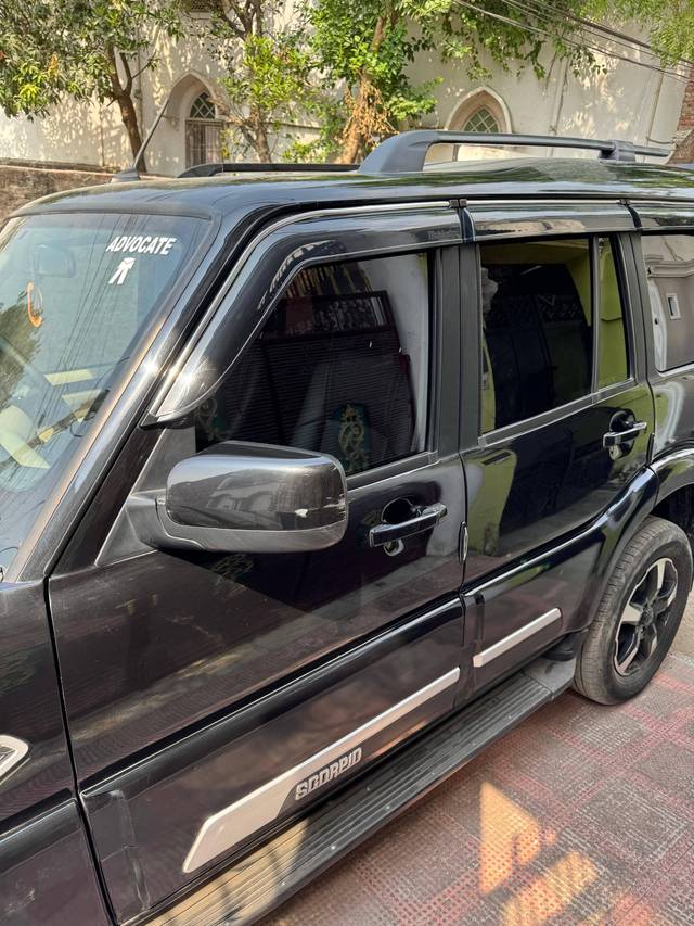 https://images10.gaadi.com/usedcar_image/4522897/original/processed_7a88613440bcdc5846ae88659f5ecd1c.jpg?imwidth=6402