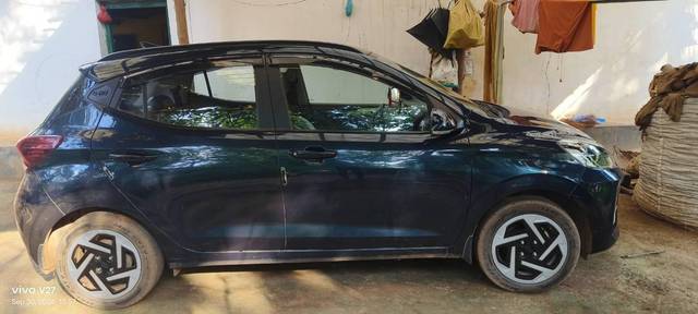 https://images10.gaadi.com/usedcar_image/4522929/original/processed_c8cceef0-1c0f-41cf-af11-3fdb374cf967.jpg?imwidth=6402
