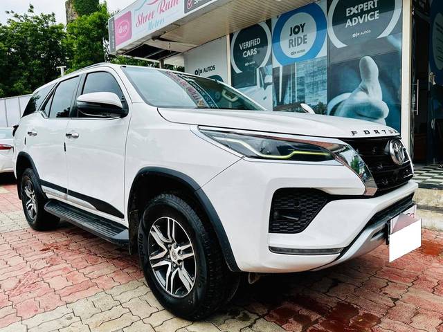 https://images10.gaadi.com/usedcar_image/4522933/original/processed_ed86e967e9d25d8b339902efc24b50db.jpg?imwidth=6400