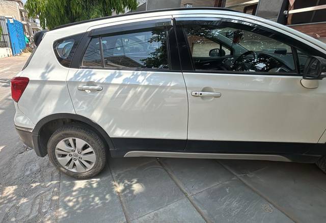 https://images10.gaadi.com/usedcar_image/4522935/original/97f4a0d00ea0a15a4fc83cb28418dd80.jpg?imwidth=6401