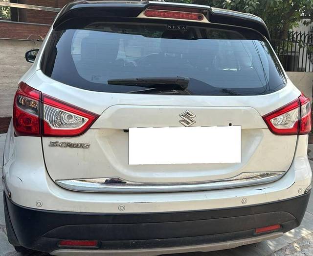 https://images10.gaadi.com/usedcar_image/4522935/original/processed_9ac8edb2eeb0db67619de419c50aebe1.jpg?imwidth=6400