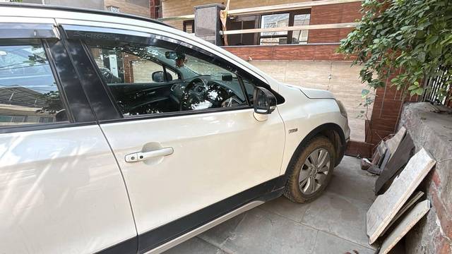https://images10.gaadi.com/usedcar_image/4522935/original/processed_b66ad6672d7b9cb153d0314e9a0d81d3.jpg?imwidth=6402