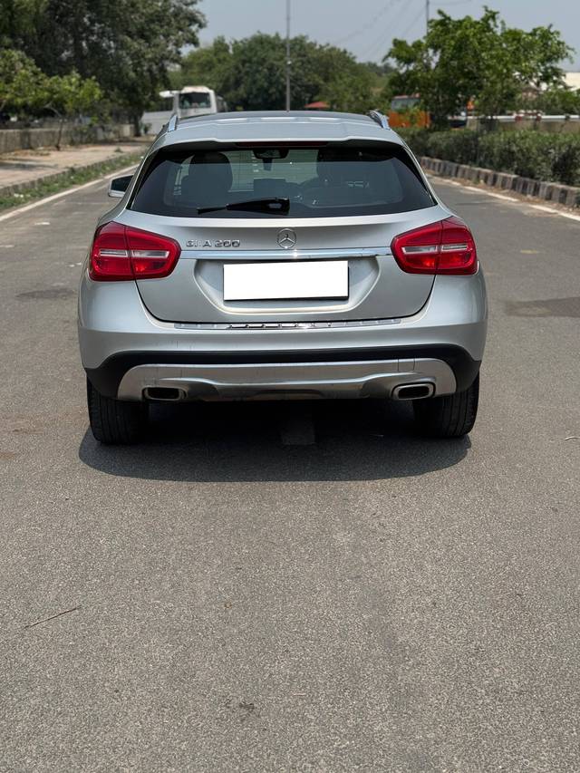 https://images10.gaadi.com/usedcar_image/4522955/original/processed_a562b5da58220ce6deb3bc144fa81cee.jpg?imwidth=6402