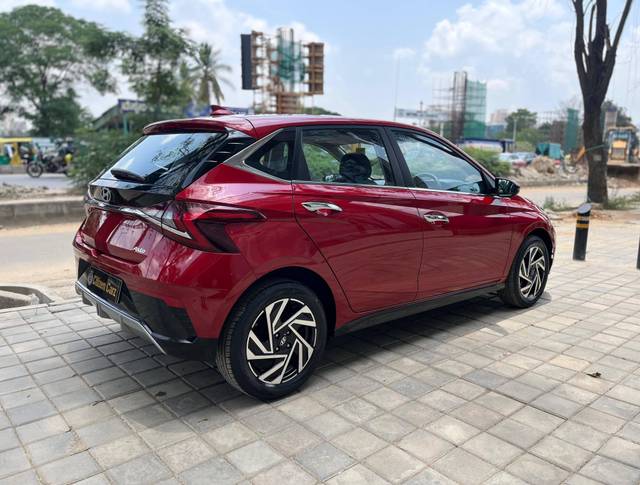 https://images10.gaadi.com/usedcar_image/4522968/original/processed_802d3f175421b5433b53f2555fa90710.jpg?imwidth=6401