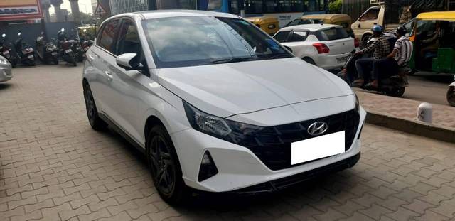 https://images10.gaadi.com/usedcar_image/4522970/original/processed_41239ee549f8105c42e59dd09ac6f5af.jpg?imwidth=6400