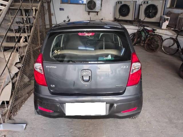 https://images10.gaadi.com/usedcar_image/4522979/original/processed_08ec9946-f619-4c59-9068-0a76f557b392.jpg?imwidth=6401