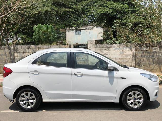 https://images10.gaadi.com/usedcar_image/4522996/original/processed_5c7ee9516ed99bf05b93add50236cb6d.jpg?imwidth=6401