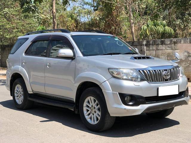 https://images10.gaadi.com/usedcar_image/4523002/original/processed_93e4bff15f5198c3612387a833ab9708.jpg?imwidth=6400