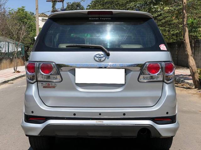 https://images10.gaadi.com/usedcar_image/4523002/original/processed_f58d7a3eae3a4866a1770590005f0c07.jpg?imwidth=6402