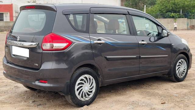 https://images10.gaadi.com/usedcar_image/4523005/original/processed_78e02fa9f36368fa7ff80197409a2143.jpg?imwidth=6402