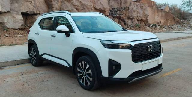 https://images10.gaadi.com/usedcar_image/4523006/original/processed_11444043163d2eb4905b082457b8934e.jpg?imwidth=6400