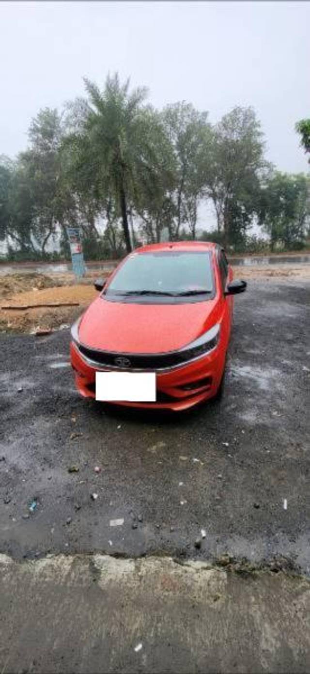 https://images10.gaadi.com/usedcar_image/4523008/original/processed_e62f16c6-827d-4e28-9875-121e0424cfae.jpg?imwidth=6400