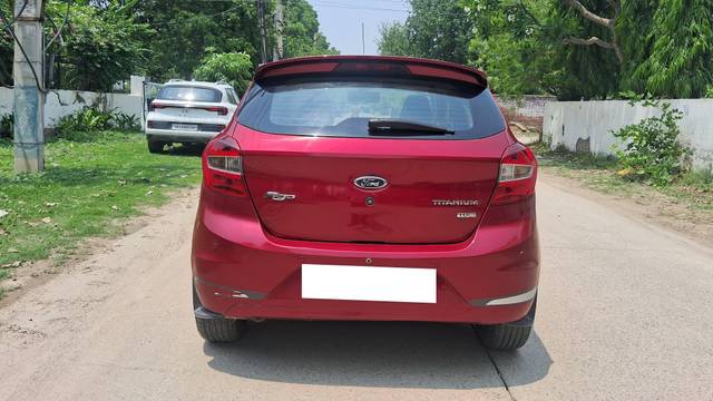 https://images10.gaadi.com/usedcar_image/4523013/original/processed_bd32149034ee1c4a9ada5dfa80df0273.jpg?imwidth=6402
