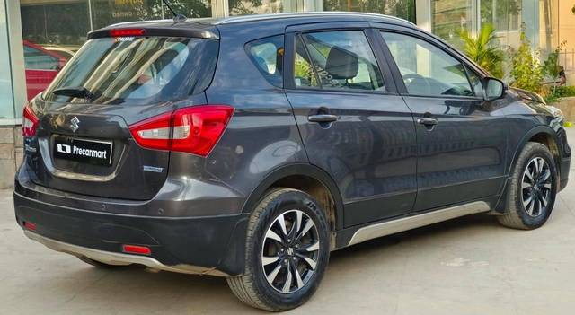 https://images10.gaadi.com/usedcar_image/4523015/original/processed_52cab23934ebb1d4772623ea873c4f39.jpeg?imwidth=6402