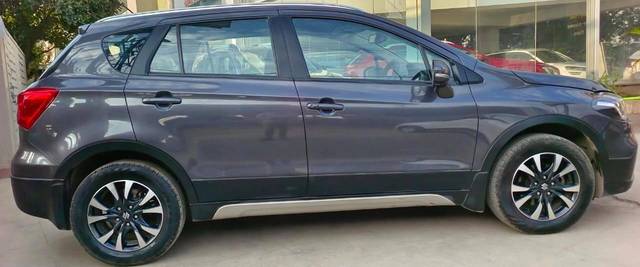 https://images10.gaadi.com/usedcar_image/4523015/original/processed_6c2bb3ecc7c1eb14b42c3b3094d1b851.jpeg?imwidth=6401