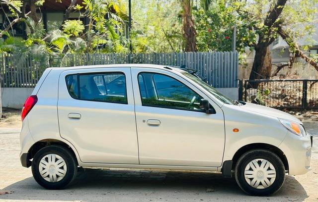 https://images10.gaadi.com/usedcar_image/4523017/original/909b88ee84a00e8c18d8d6c43775a76a.jpg?imwidth=6401