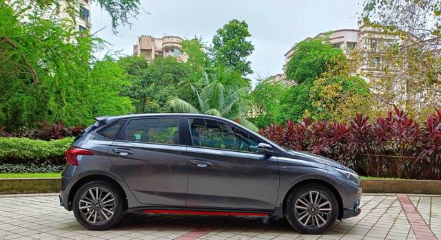 https://images10.gaadi.com/usedcar_image/4523022/original/processed_3ff894a64fd5a73fa9d56618371129eb.jpg?imwidth=6401