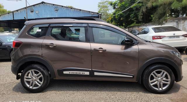 https://images10.gaadi.com/usedcar_image/4523023/original/processed_4d54e831f3759329182ce70f79d76b43.jpg?imwidth=6402