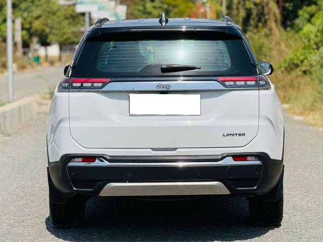 https://images10.gaadi.com/usedcar_image/4523035/original/processed_fd1a568458d1ded47a803f4653b52420.jpg?imwidth=6402