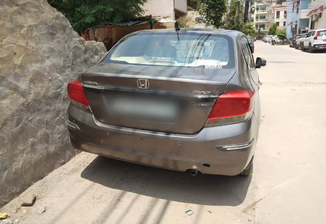 https://images10.gaadi.com/usedcar_image/4523068/original/3190220a-ff79-4112-9184-5bf59e06fd78.?imwidth=6401