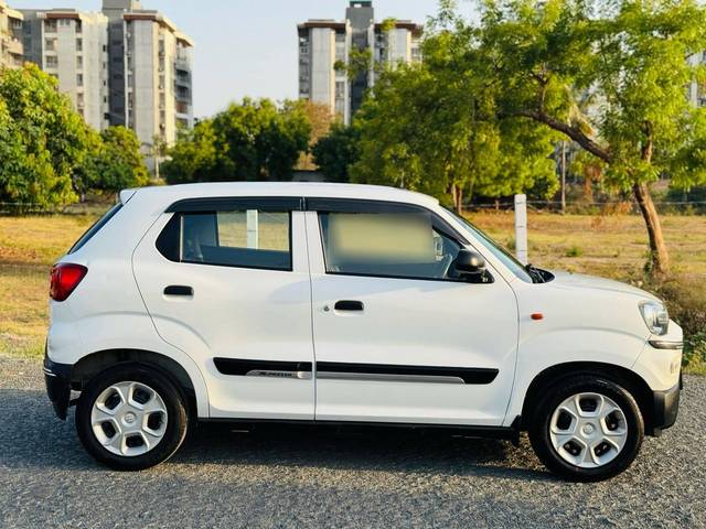 https://images10.gaadi.com/usedcar_image/4523078/original/processed_debe78438ed17d60bfeb6a1c3a56091a.jpg?imwidth=6401
